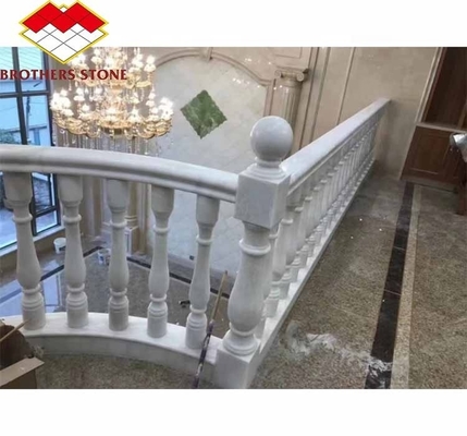 계단 장착 바닥 오닉스 대리석 및 흰 대리석 발루스트라드 경비장 계단 수동
